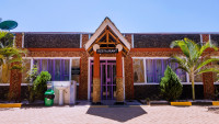 Amboseli Gateway Hotel Budget hotel less than 1hr drive from Amboseli NP – Lunch & Dinner Included +2 Photos