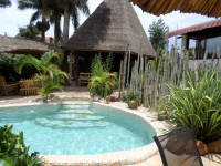 2 Friends Beach Hotel