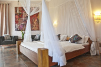 2 Friends Beach Hotel