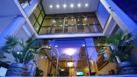 Caravan Hotel