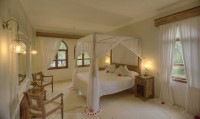 Almanara Luxury Boutique Hotel