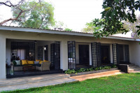 Mitengo House