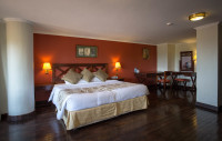 Treetops Lodge