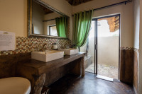 Umkumbe Safari Lodge Riverside