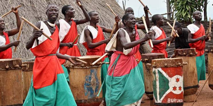 1-Day Gishora Drum Sanctuary and Karera Waterfall Tour