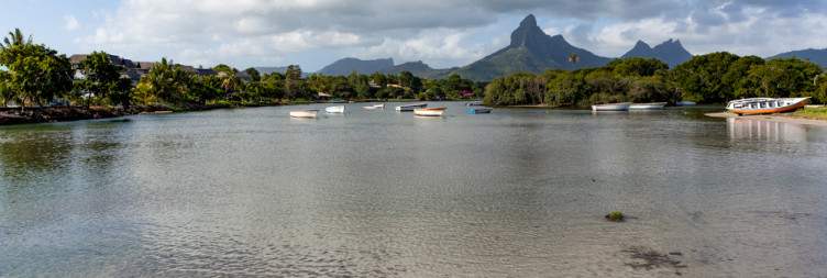 Surf Lesson in Tamarin, the Surfing Village of Mauritius