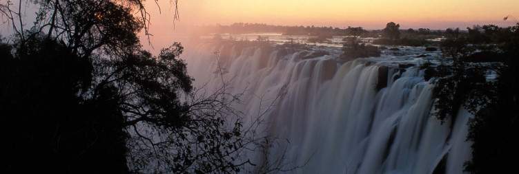Mosi-oa-Tunya National Park / Victoria Falls