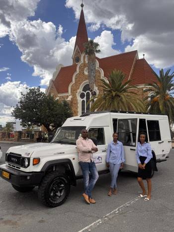 People Tours And Safari