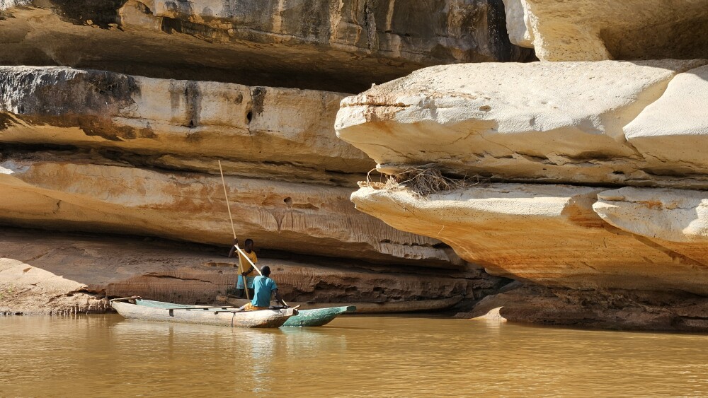 on the pirogue from Bekopaka